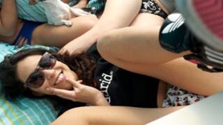 Hinchando globos en la mansión