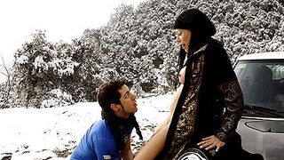 Lara y su mini. El Autoestopista. Cap 9