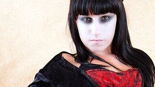 La Niña de la Curva