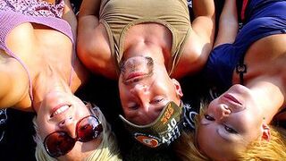 Amantres 17. Enculando a madura en plena calle