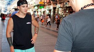 Carolina y el técnico de iluminación