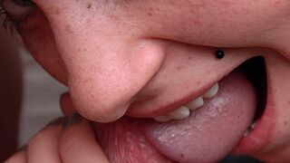 Follada descomunal en el jardín de casa