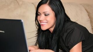 Dos chicas y un mirón